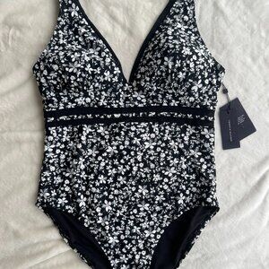NWT $98 Tommy Hilfiger BLACK&WHITE FLORAL One Piece Swimsuit Size 16